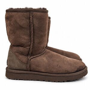 UGG Classic Short Womens 7 Brown Suede Sheepskin Lined Boots 5825 Winter